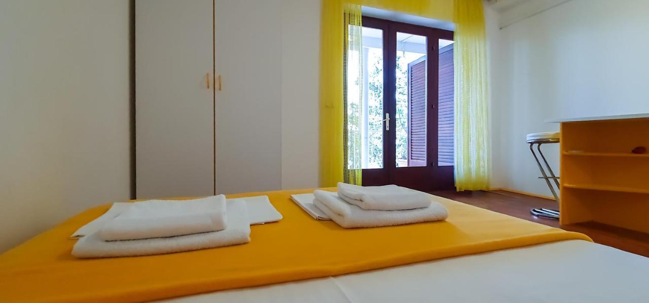 Apartment Buco Starigrad Paklenica Bagian luar foto