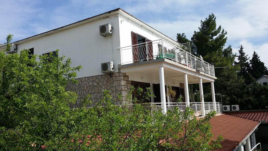 Apartment Buco Starigrad Paklenica Bagian luar foto